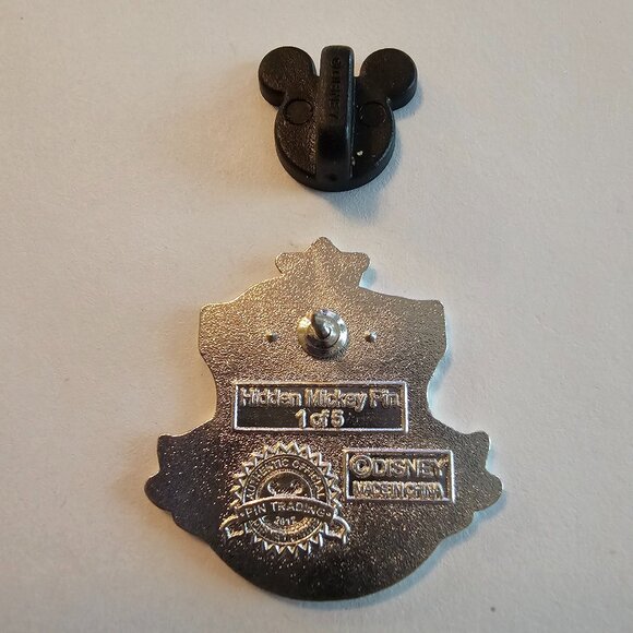 DISNEY Pin Trading ~ Disneyland Resort ~ Crest/Mickey Mouse 1/5 ~ 2012 - Picture 8 of 13